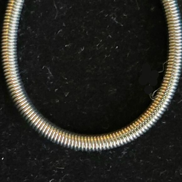 Silver Tone Fashion Jewelry teardrop dangle earring. - Picture 3 of 3